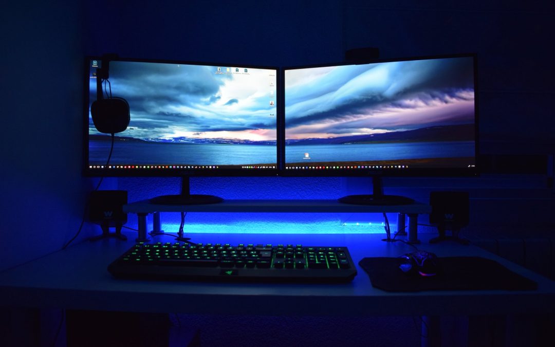 Pros of a Wide Curved or Dual Screen Monitor Set Up